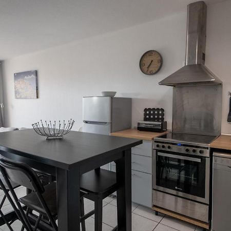 Appt De Charme Avec Grand Balcon Proche Avignon Wifi Gratuit Apartment Monteux Exterior photo
